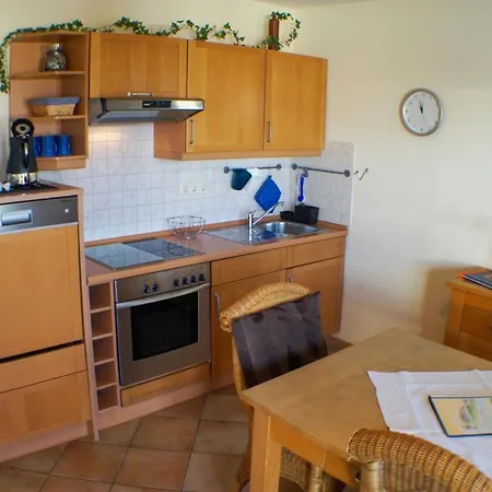 Ferienapartment Mit Balkon, Tiefgarage Und Nutzung V. Wellnessbereich Casa vacanze *